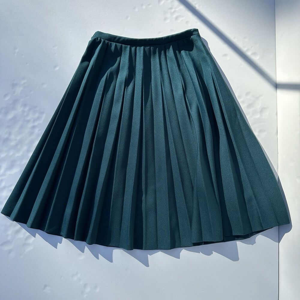 Vintage Pleated Skirt Womens Size 8 Green Lucky Tops by L&K Runs Small Academia